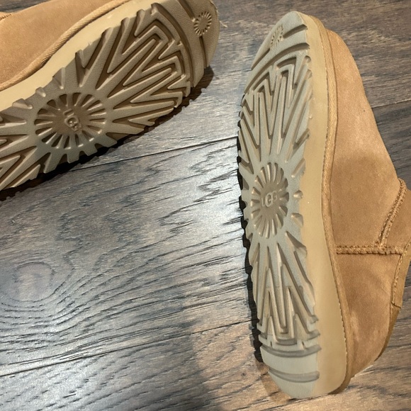 UGG Slip Ons - Picture 3 of 6